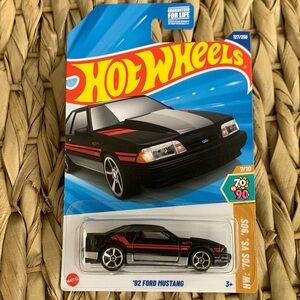 1992 Ford Mustang Hot Wheels HW 70s vs 90s HotWheels 1990s Muscle Car New 2025